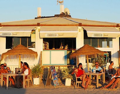 chiringuitos, kioscos de playa, restaurantes, terraza