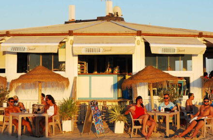 chiringuitos, kioscos de playa, restaurantes, terraza