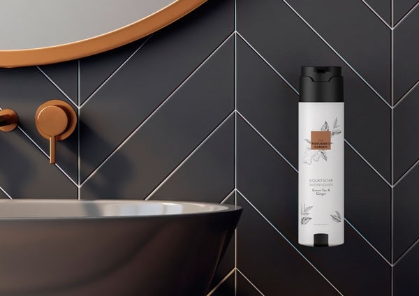 Día Mundial de la Higiene de las Manos, el 5 de mayo. El nuevo sistema dispensador cerrado SHAPE con cierre de bomba asegurado de ADA Cosmetics ofrece la máxima seguridad higiénica.
