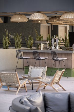DETALLE POOL BAR ADULTOS DETALLE BAR DE TAPAS HOTEL FAMILIAR fotografo: Vicugo