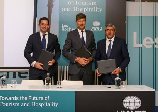 Carlos Díez de la Lastra, CEO de Les Roches, Benoit-Etienne Domenget, CEO de Sommet Education y Zurab Pololiskashvili, secretario general de la Organización Mundial de Turismo (OMT).