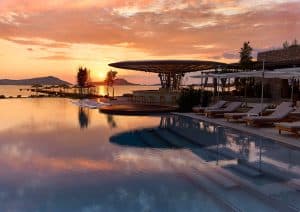W Costa Navarino