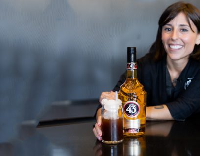 Virginia Ramón, representante española con su coctel Essence43