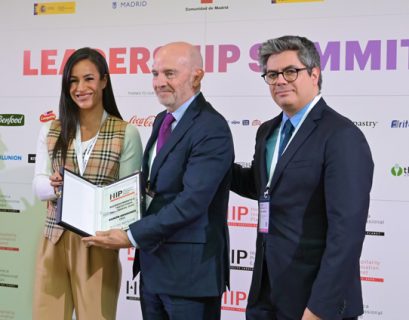Ramón Aragonés, Consejero Delegado de NH Hotel Group, recibe el Premio a la Trayectoria Empresarial 2023 en HIP