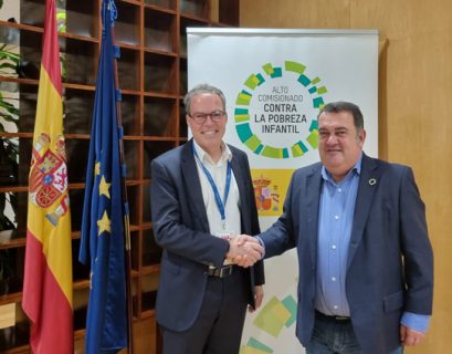 El director general de Nestlé España, Jordi Llach (izq) y el Alto Comisionado contra la Pobreza Infantil, Ernesto Gasco (dcha)