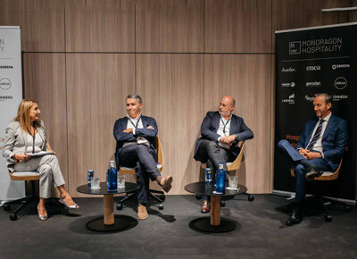 Inmaculada de Benito (CEOE), Javier Arús (AZORA) Víctor Martí (GMA-ATOM) y José Ángel Preciados (ILUNION Hoteles), Summit MONDRAGON Hospitality