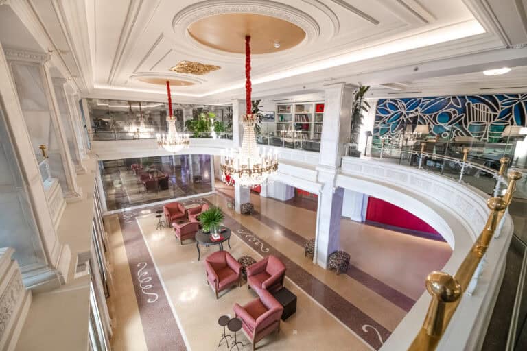 UMusic Hotel