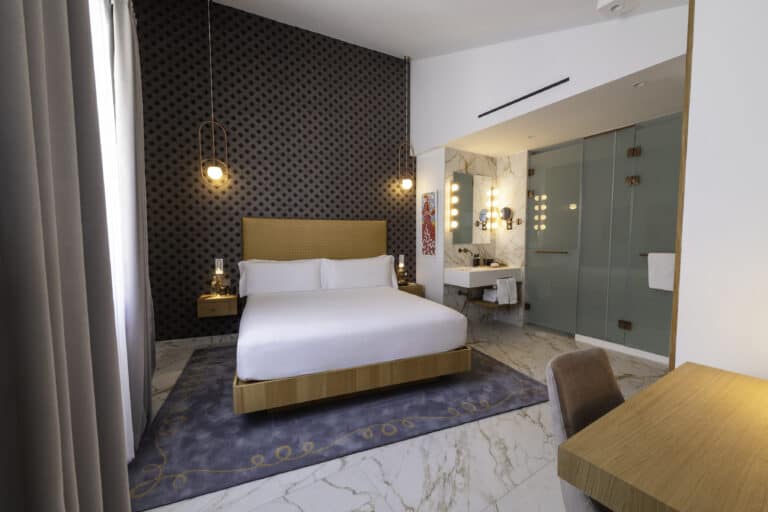 UMusic Hotel
