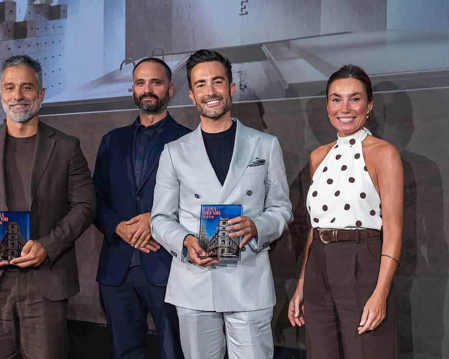 Entrega del Premio al Mejor Diseño de Producto Integrado en los XIV Premios Casa Decor 2026 a Summumstudio y Cosentino por el espacio Manantial